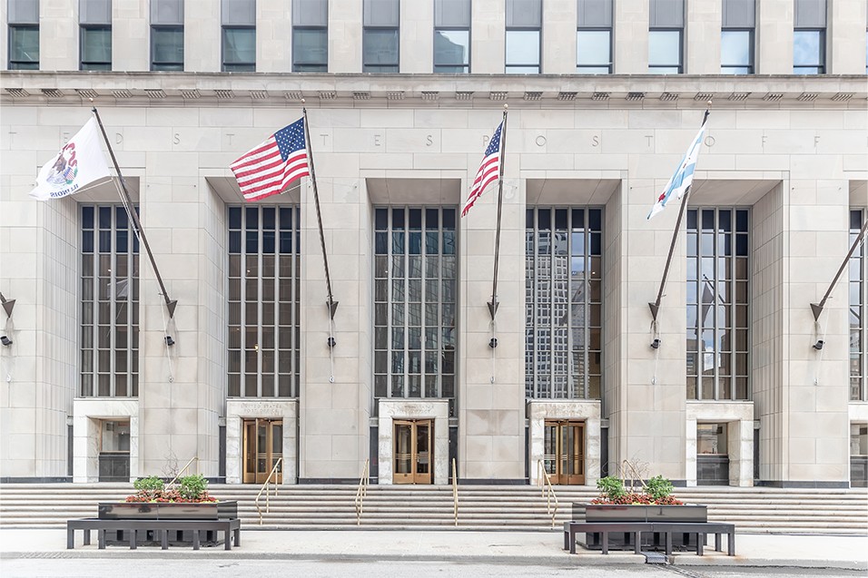 Exterior view of Chicago's historic Old Post Office building